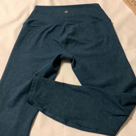 Small – medium leggings and blue green - Picture 2 of 6